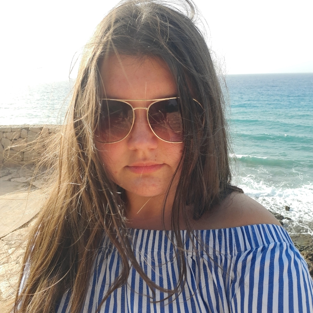 Meet your Posher, Angelika